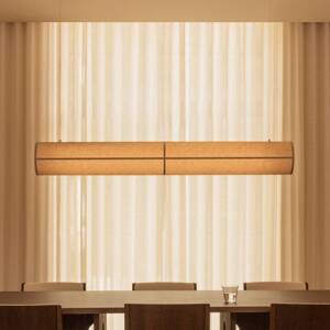 Závesné svietidlo Audo Hashira Linear, prírodná farba, dĺžka 140 cm