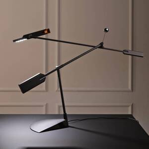 Stolová LED lampa Stilnovo Halley, čierna, projekcia 100 cm